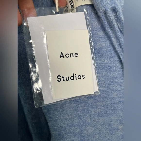 Acne Studios 100% Virgin Wool Made in Italy Fringed Large Scarf Shawl wrap - Picture 9 of 10